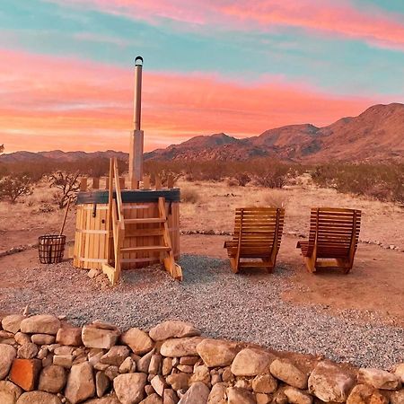 1 Minute To Joshua Tree National Park, Hot Tub, Stars, Private - The Wkndr Villa Twentynine Palms Bagian luar foto