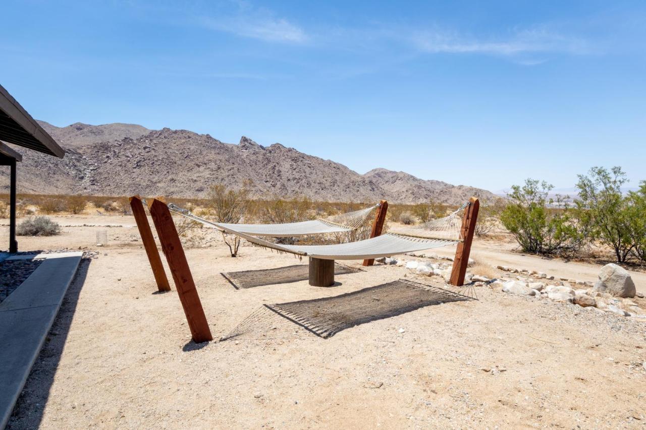 1 Minute To Joshua Tree National Park, Hot Tub, Stars, Private - The Wkndr Villa Twentynine Palms Bagian luar foto