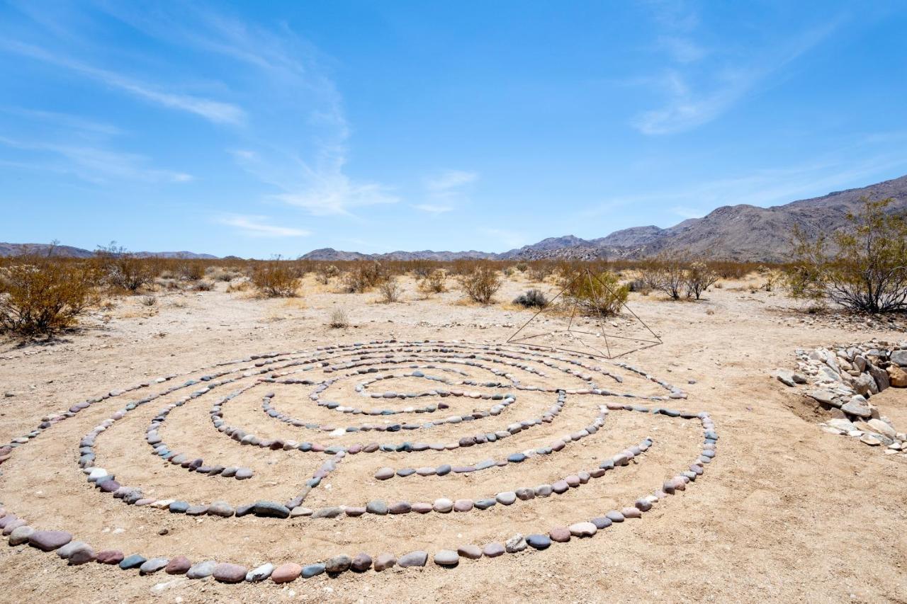 1 Minute To Joshua Tree National Park, Hot Tub, Stars, Private - The Wkndr Villa Twentynine Palms Bagian luar foto