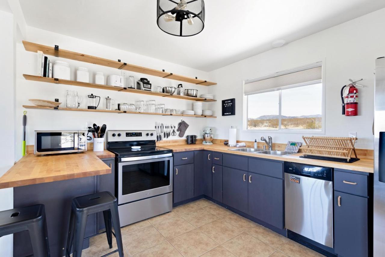1 Minute To Joshua Tree National Park, Hot Tub, Stars, Private - The Wkndr Villa Twentynine Palms Bagian luar foto