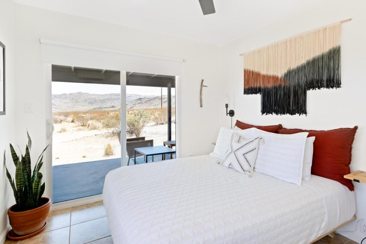 1 Minute To Joshua Tree National Park, Hot Tub, Stars, Private - The Wkndr Villa Twentynine Palms Bagian luar foto