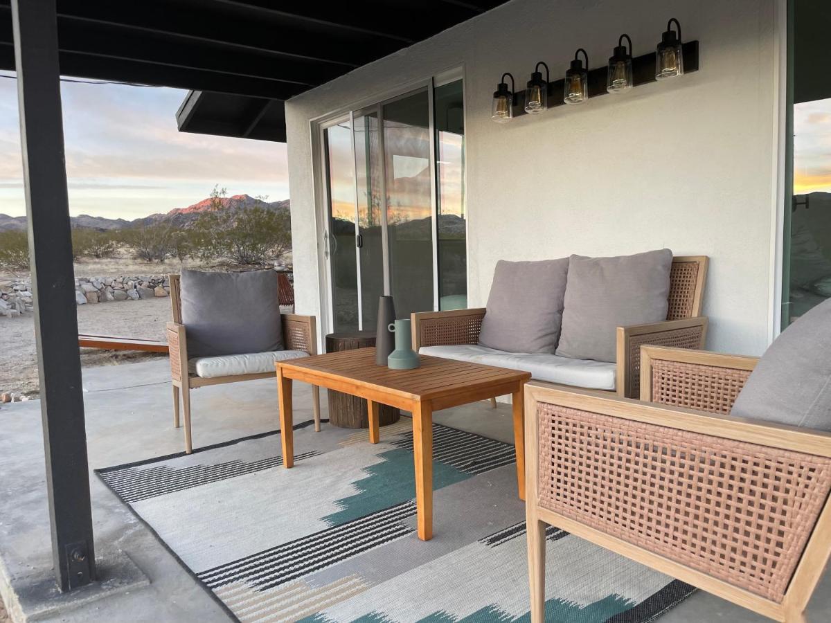 1 Minute To Joshua Tree National Park, Hot Tub, Stars, Private - The Wkndr Villa Twentynine Palms Bagian luar foto
