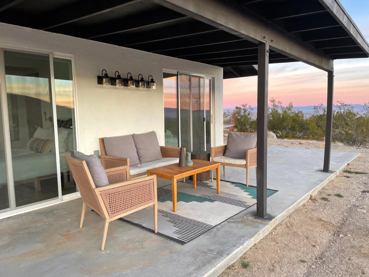 1 Minute To Joshua Tree National Park, Hot Tub, Stars, Private - The Wkndr Villa Twentynine Palms Bagian luar foto
